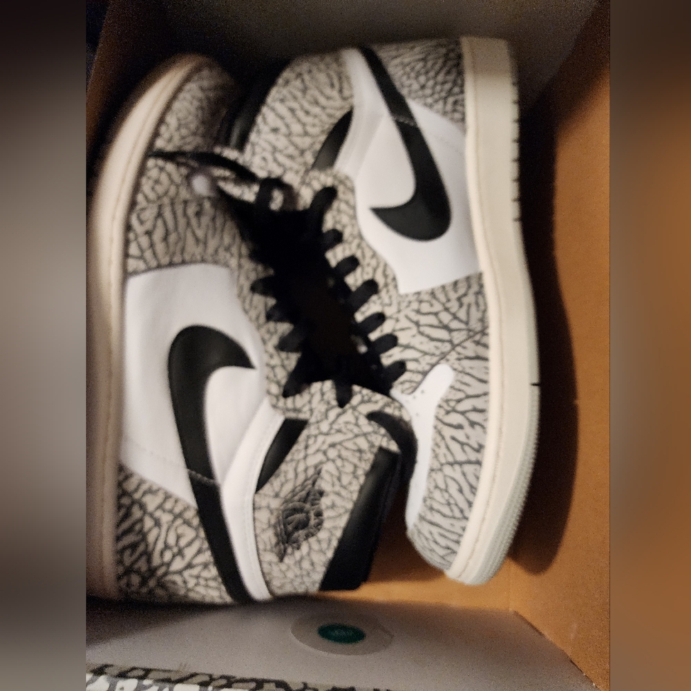 Air Jordan Retro 1 High OG 12m Brand New